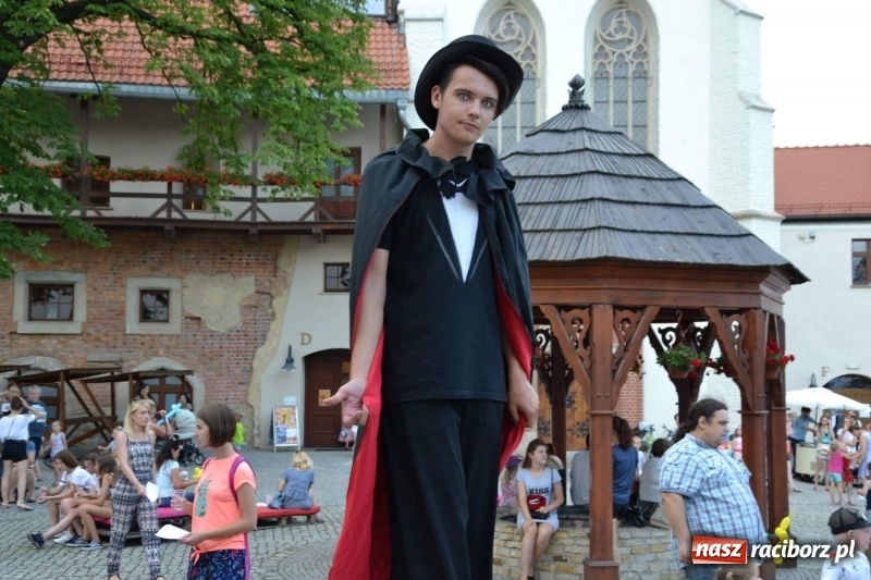 Zdjęcie w galerii na portalu naszraciborz.pl: VII Noc z Duchami na Zamku Piastowskim już za nami wiadomości z regionu