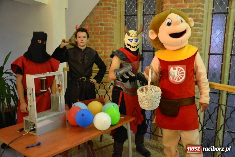 Zdjęcie w galerii na portalu naszraciborz.pl: VII Noc z Duchami na Zamku Piastowskim już za nami wiadomości z regionu