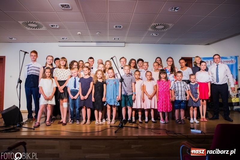 Zdjęcie w galerii na portalu naszraciborz.pl: Muzyczne podsumowanie roku szkolnego wiadomości z regionu