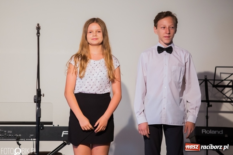 Zdjęcie w galerii na portalu naszraciborz.pl: Muzyczne podsumowanie roku szkolnego wiadomości z regionu