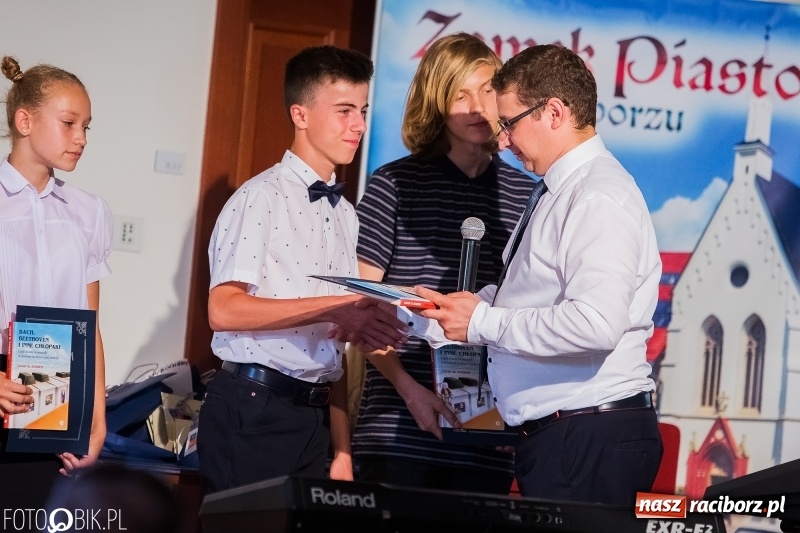 Zdjęcie w galerii na portalu naszraciborz.pl: Muzyczne podsumowanie roku szkolnego wiadomości z regionu