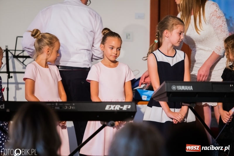 Zdjęcie w galerii na portalu naszraciborz.pl: Muzyczne podsumowanie roku szkolnego wiadomości z regionu