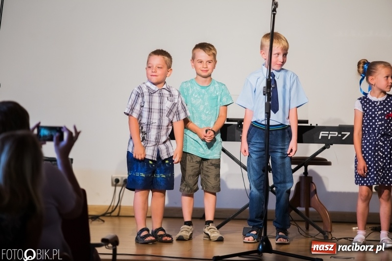 Zdjęcie w galerii na portalu naszraciborz.pl: Muzyczne podsumowanie roku szkolnego wiadomości z regionu