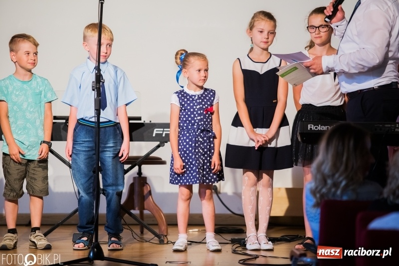 Zdjęcie w galerii na portalu naszraciborz.pl: Muzyczne podsumowanie roku szkolnego wiadomości z regionu