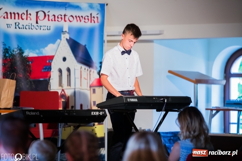 Zdjęcie w galerii na portalu naszraciborz.pl: Muzyczne podsumowanie roku szkolnego wiadomości z regionu