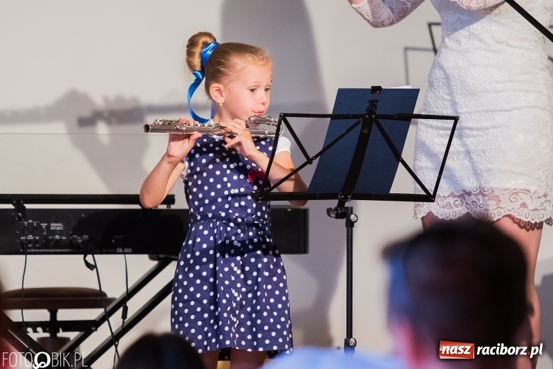 Zdjęcie w galerii na portalu naszraciborz.pl: Muzyczne podsumowanie roku szkolnego wiadomości z regionu