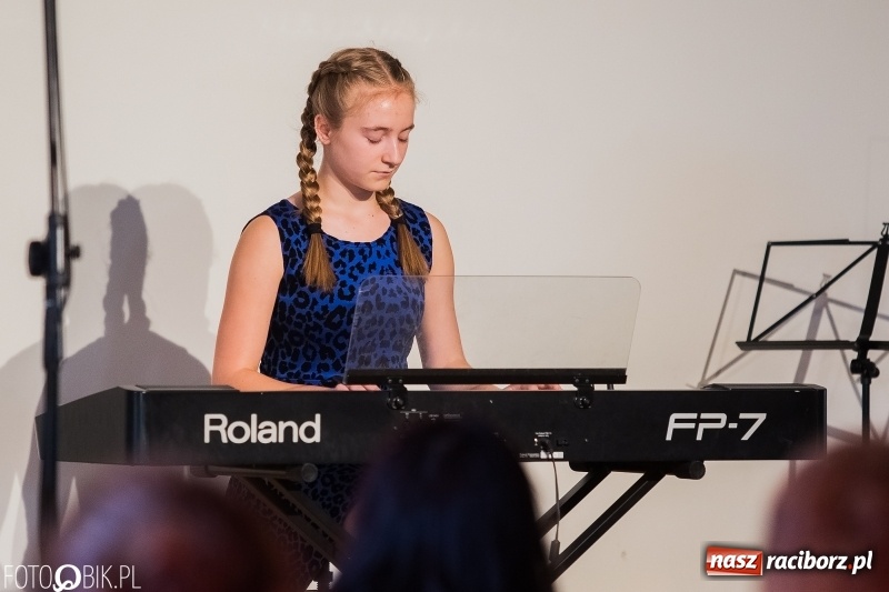 Zdjęcie w galerii na portalu naszraciborz.pl: Muzyczne podsumowanie roku szkolnego wiadomości z regionu