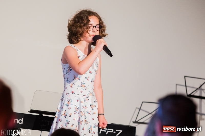 Zdjęcie w galerii na portalu naszraciborz.pl: Muzyczne podsumowanie roku szkolnego wiadomości z regionu