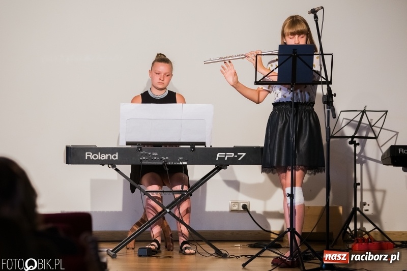 Zdjęcie w galerii na portalu naszraciborz.pl: Muzyczne podsumowanie roku szkolnego wiadomości z regionu