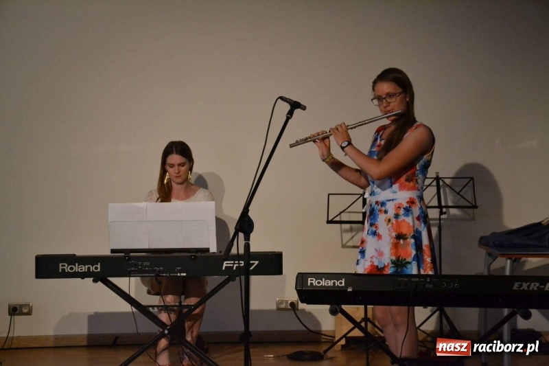 Zdjęcie w galerii na portalu naszraciborz.pl: Muzyczne podsumowanie roku szkolnego wiadomości z regionu