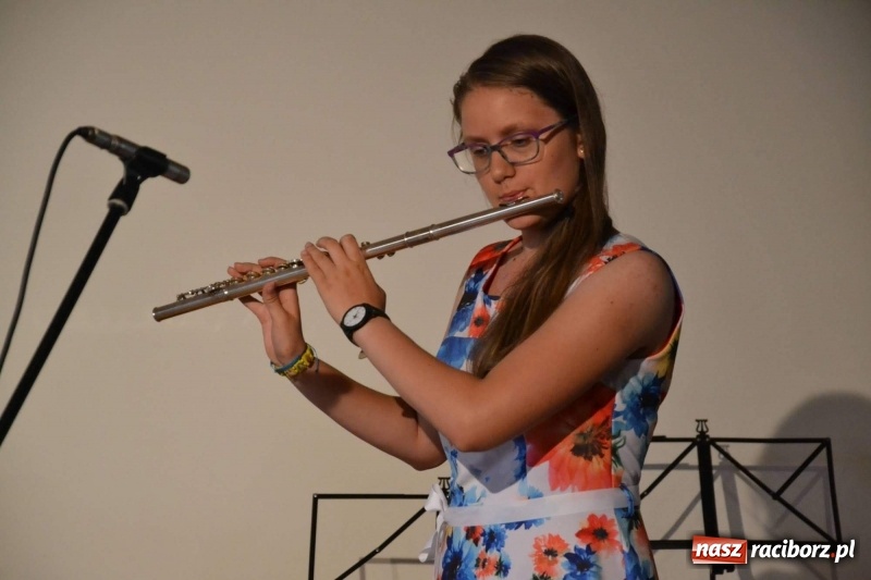 Zdjęcie w galerii na portalu naszraciborz.pl: Muzyczne podsumowanie roku szkolnego wiadomości z regionu
