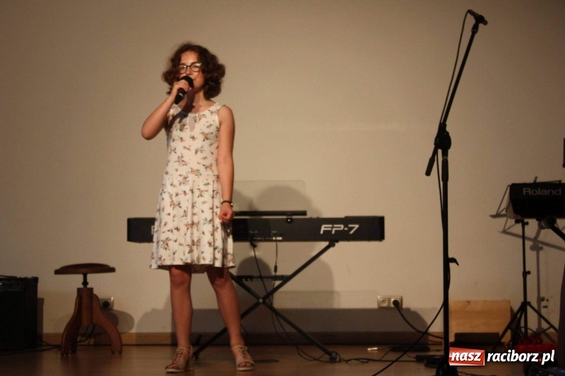 Zdjęcie w galerii na portalu naszraciborz.pl: Muzyczne podsumowanie roku szkolnego wiadomości z regionu