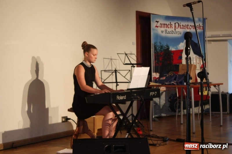 Zdjęcie w galerii na portalu naszraciborz.pl: Muzyczne podsumowanie roku szkolnego wiadomości z regionu