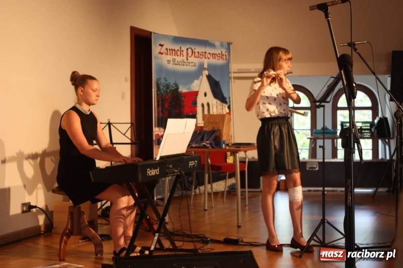 Zdjęcie w galerii na portalu naszraciborz.pl: Muzyczne podsumowanie roku szkolnego wiadomości z regionu