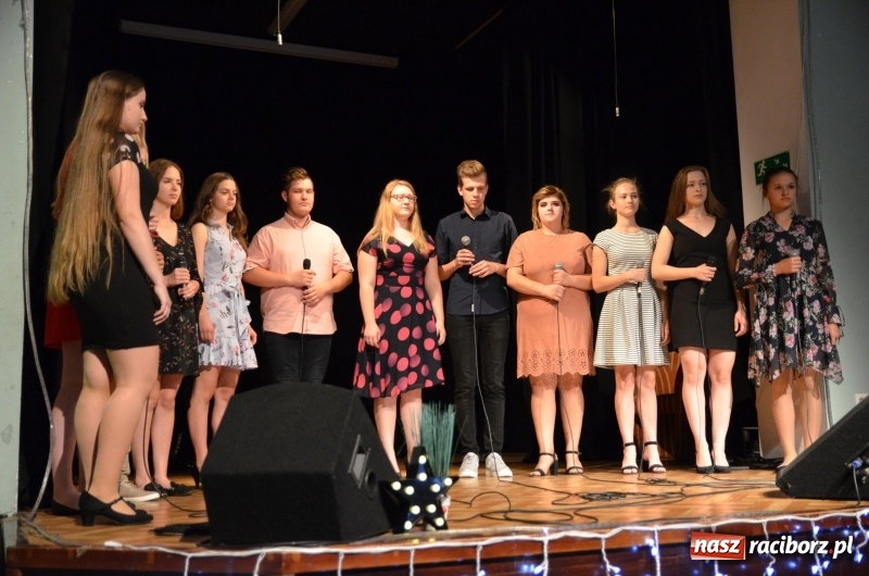 Zdjęcie w galerii na portalu naszraciborz.pl: Miraż zaśpiewał dla matek i ojców  wiadomości z regionu