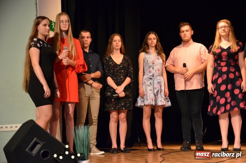 Zdjęcie w galerii na portalu naszraciborz.pl: Miraż zaśpiewał dla matek i ojców  wiadomości z regionu