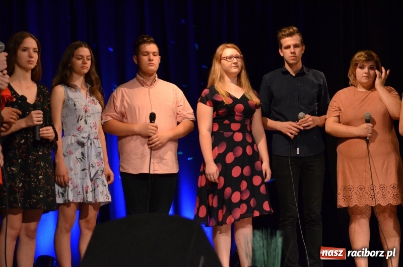 Zdjęcie w galerii na portalu naszraciborz.pl: Miraż zaśpiewał dla matek i ojców  wiadomości z regionu