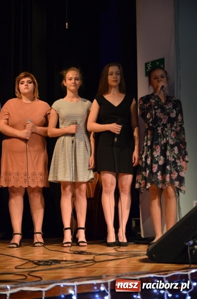 Zdjęcie w galerii na portalu naszraciborz.pl: Miraż zaśpiewał dla matek i ojców  wiadomości z regionu