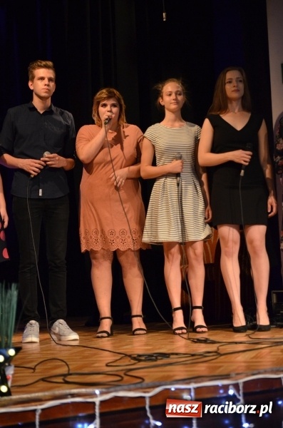 Zdjęcie w galerii na portalu naszraciborz.pl: Miraż zaśpiewał dla matek i ojców  wiadomości z regionu