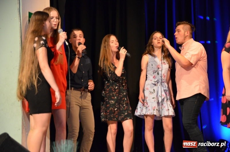 Zdjęcie w galerii na portalu naszraciborz.pl: Miraż zaśpiewał dla matek i ojców  wiadomości z regionu