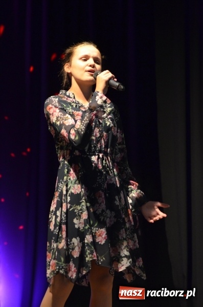 Zdjęcie w galerii na portalu naszraciborz.pl: Miraż zaśpiewał dla matek i ojców  wiadomości z regionu