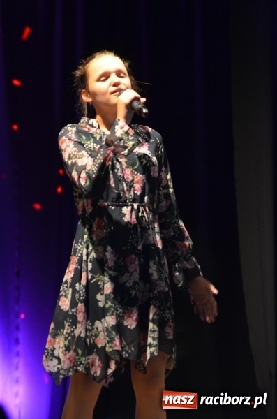 Zdjęcie w galerii na portalu naszraciborz.pl: Miraż zaśpiewał dla matek i ojców  wiadomości z regionu