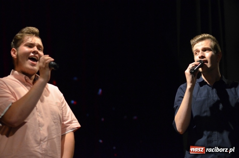 Zdjęcie w galerii na portalu naszraciborz.pl: Miraż zaśpiewał dla matek i ojców  wiadomości z regionu