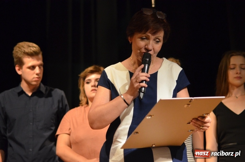 Zdjęcie w galerii na portalu naszraciborz.pl: Miraż zaśpiewał dla matek i ojców  wiadomości z regionu