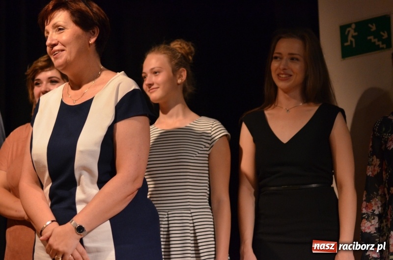 Zdjęcie w galerii na portalu naszraciborz.pl: Miraż zaśpiewał dla matek i ojców  wiadomości z regionu