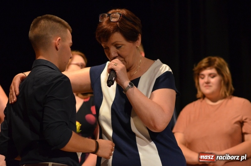 Zdjęcie w galerii na portalu naszraciborz.pl: Miraż zaśpiewał dla matek i ojców  wiadomości z regionu