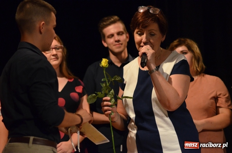 Zdjęcie w galerii na portalu naszraciborz.pl: Miraż zaśpiewał dla matek i ojców  wiadomości z regionu