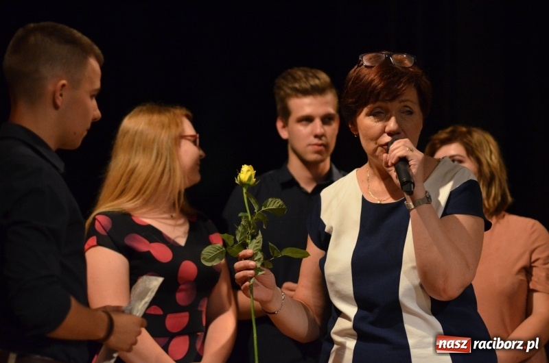 Zdjęcie w galerii na portalu naszraciborz.pl: Miraż zaśpiewał dla matek i ojców  wiadomości z regionu