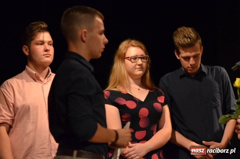 Zdjęcie w galerii na portalu naszraciborz.pl: Miraż zaśpiewał dla matek i ojców  wiadomości z regionu