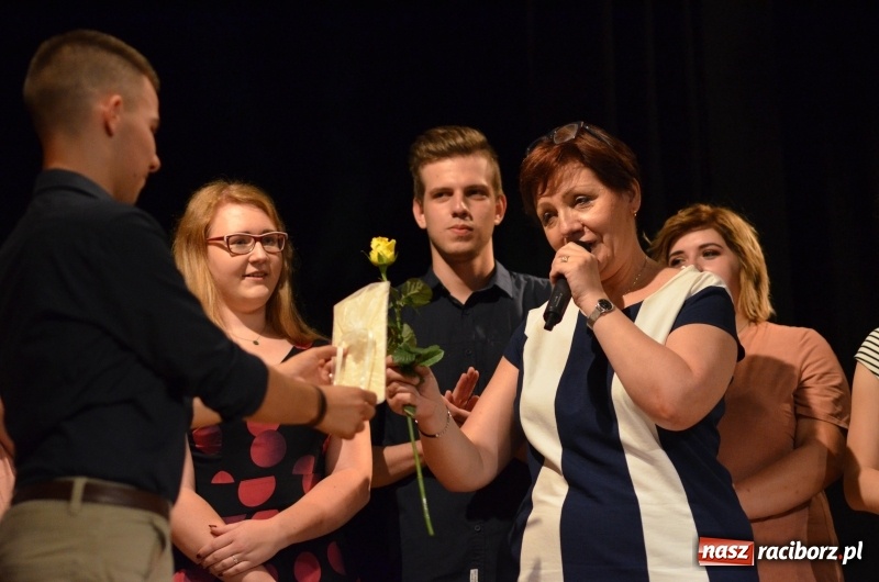 Zdjęcie w galerii na portalu naszraciborz.pl: Miraż zaśpiewał dla matek i ojców  wiadomości z regionu