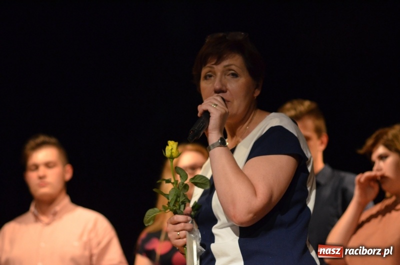 Zdjęcie w galerii na portalu naszraciborz.pl: Miraż zaśpiewał dla matek i ojców  wiadomości z regionu