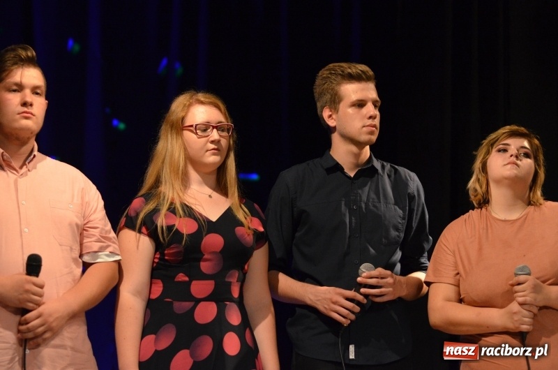 Zdjęcie w galerii na portalu naszraciborz.pl: Miraż zaśpiewał dla matek i ojców  wiadomości z regionu