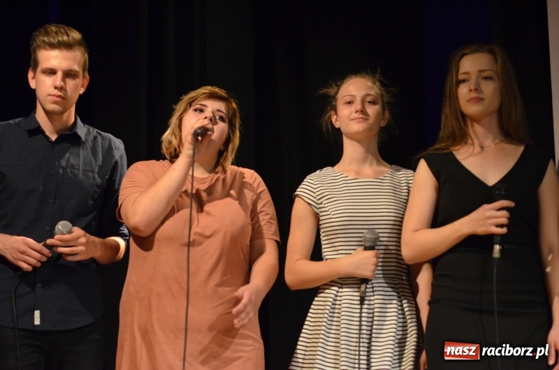 Zdjęcie w galerii na portalu naszraciborz.pl: Miraż zaśpiewał dla matek i ojców  wiadomości z regionu