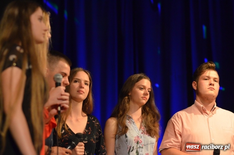 Zdjęcie w galerii na portalu naszraciborz.pl: Miraż zaśpiewał dla matek i ojców  wiadomości z regionu
