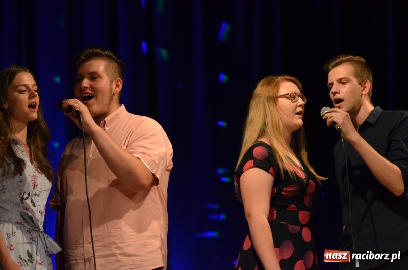 Zdjęcie w galerii na portalu naszraciborz.pl: Miraż zaśpiewał dla matek i ojców  wiadomości z regionu