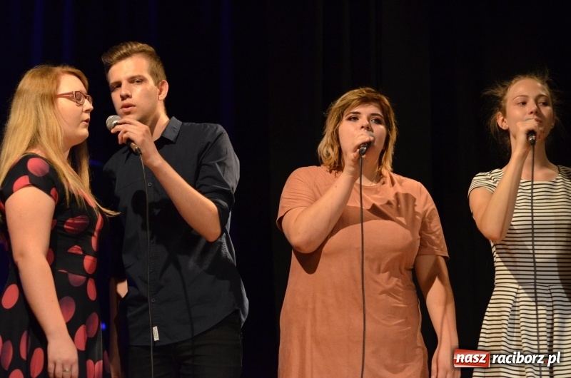 Zdjęcie w galerii na portalu naszraciborz.pl: Miraż zaśpiewał dla matek i ojców  wiadomości z regionu