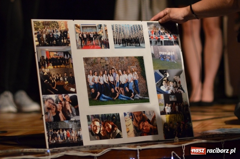 Zdjęcie w galerii na portalu naszraciborz.pl: Miraż zaśpiewał dla matek i ojców  wiadomości z regionu