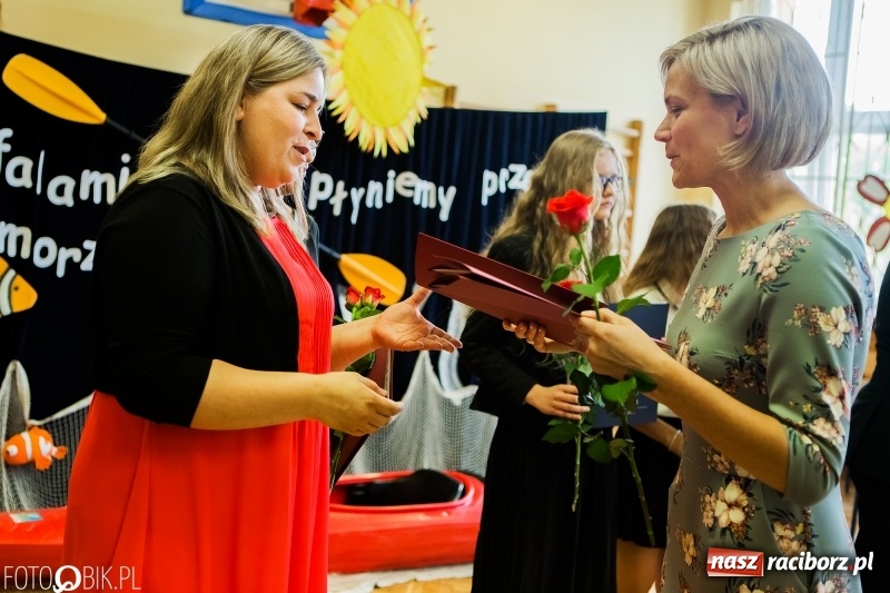 Zdjęcie w galerii na portalu naszraciborz.pl: Ostatni dzwonek zabrzmiał w Studziennej. Miejskie zakończenie roku szkolnego w ZSP 4 wiadomości z regionu