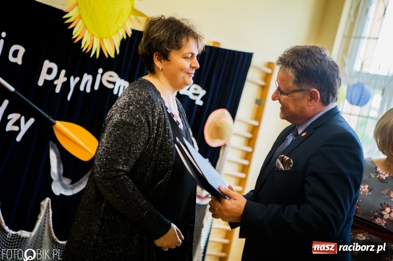 Zdjęcie w galerii na portalu naszraciborz.pl: Ostatni dzwonek zabrzmiał w Studziennej. Miejskie zakończenie roku szkolnego w ZSP 4 wiadomości z regionu