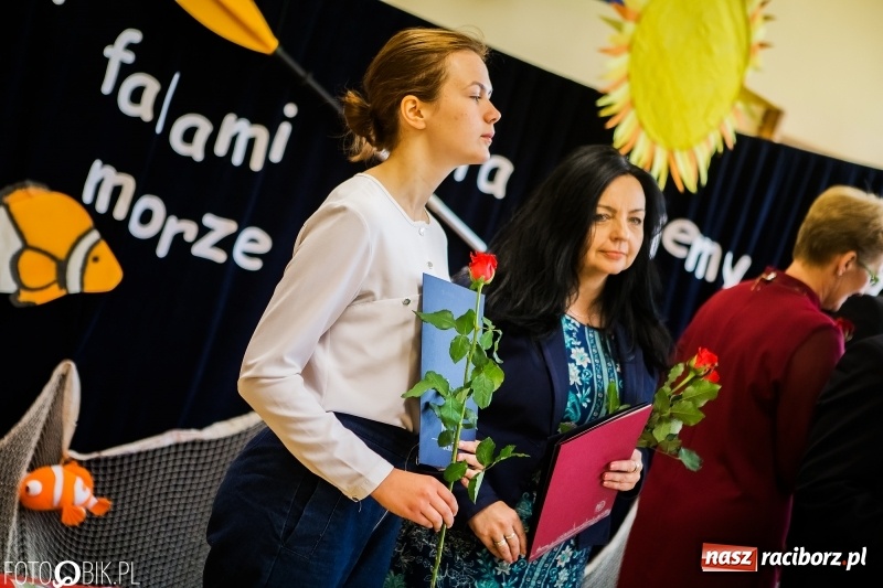 Zdjęcie w galerii na portalu naszraciborz.pl: Ostatni dzwonek zabrzmiał w Studziennej. Miejskie zakończenie roku szkolnego w ZSP 4 wiadomości z regionu