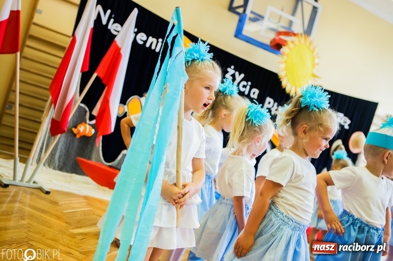 Zdjęcie w galerii na portalu naszraciborz.pl: Ostatni dzwonek zabrzmiał w Studziennej. Miejskie zakończenie roku szkolnego w ZSP 4 wiadomości z regionu