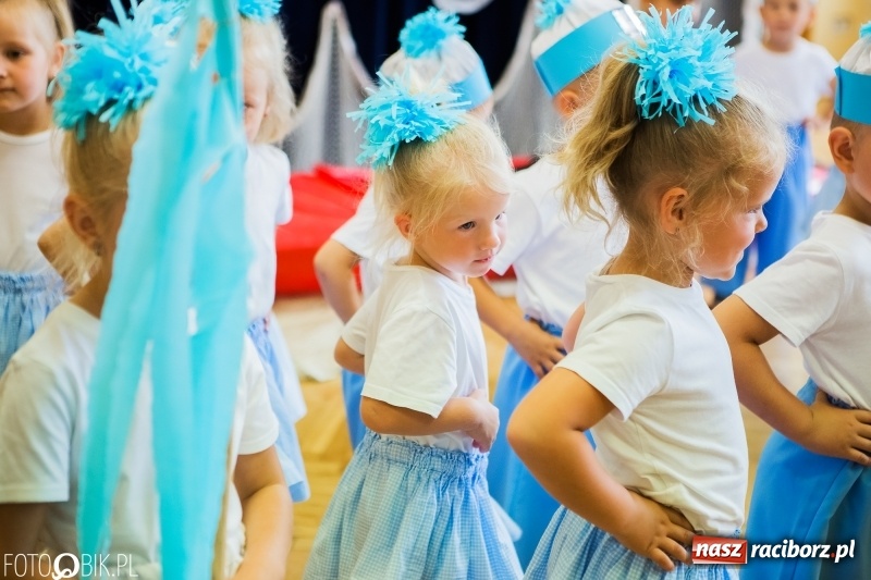 Zdjęcie w galerii na portalu naszraciborz.pl: Ostatni dzwonek zabrzmiał w Studziennej. Miejskie zakończenie roku szkolnego w ZSP 4 wiadomości z regionu