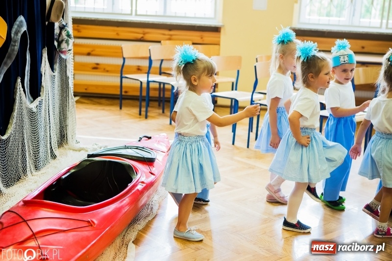 Zdjęcie w galerii na portalu naszraciborz.pl: Ostatni dzwonek zabrzmiał w Studziennej. Miejskie zakończenie roku szkolnego w ZSP 4 wiadomości z regionu