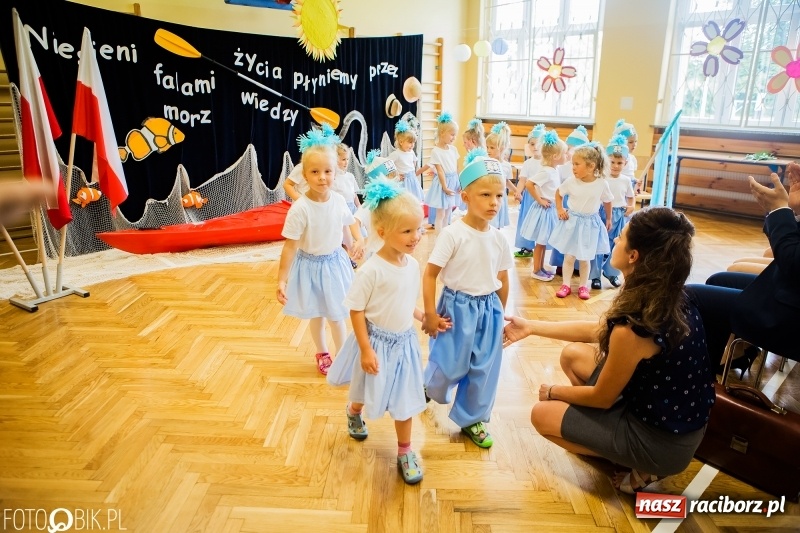Zdjęcie w galerii na portalu naszraciborz.pl: Ostatni dzwonek zabrzmiał w Studziennej. Miejskie zakończenie roku szkolnego w ZSP 4 wiadomości z regionu