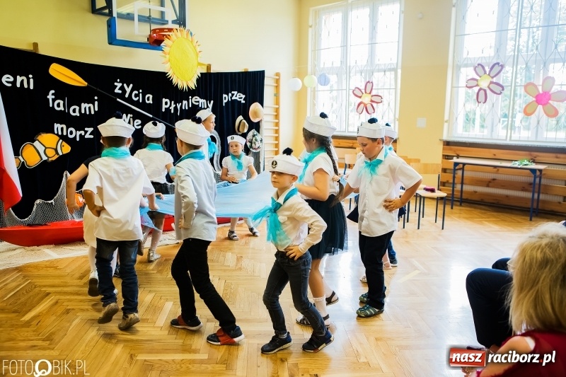 Zdjęcie w galerii na portalu naszraciborz.pl: Ostatni dzwonek zabrzmiał w Studziennej. Miejskie zakończenie roku szkolnego w ZSP 4 wiadomości z regionu