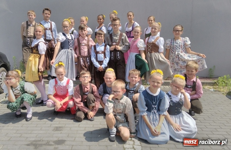 Zdjęcie w galerii na portalu naszraciborz.pl: Na festiwalu mażoretki z całego świata. Grand Prix Ministra Kultury dla tancerek z gminy Nędza  wiadomości z regionu